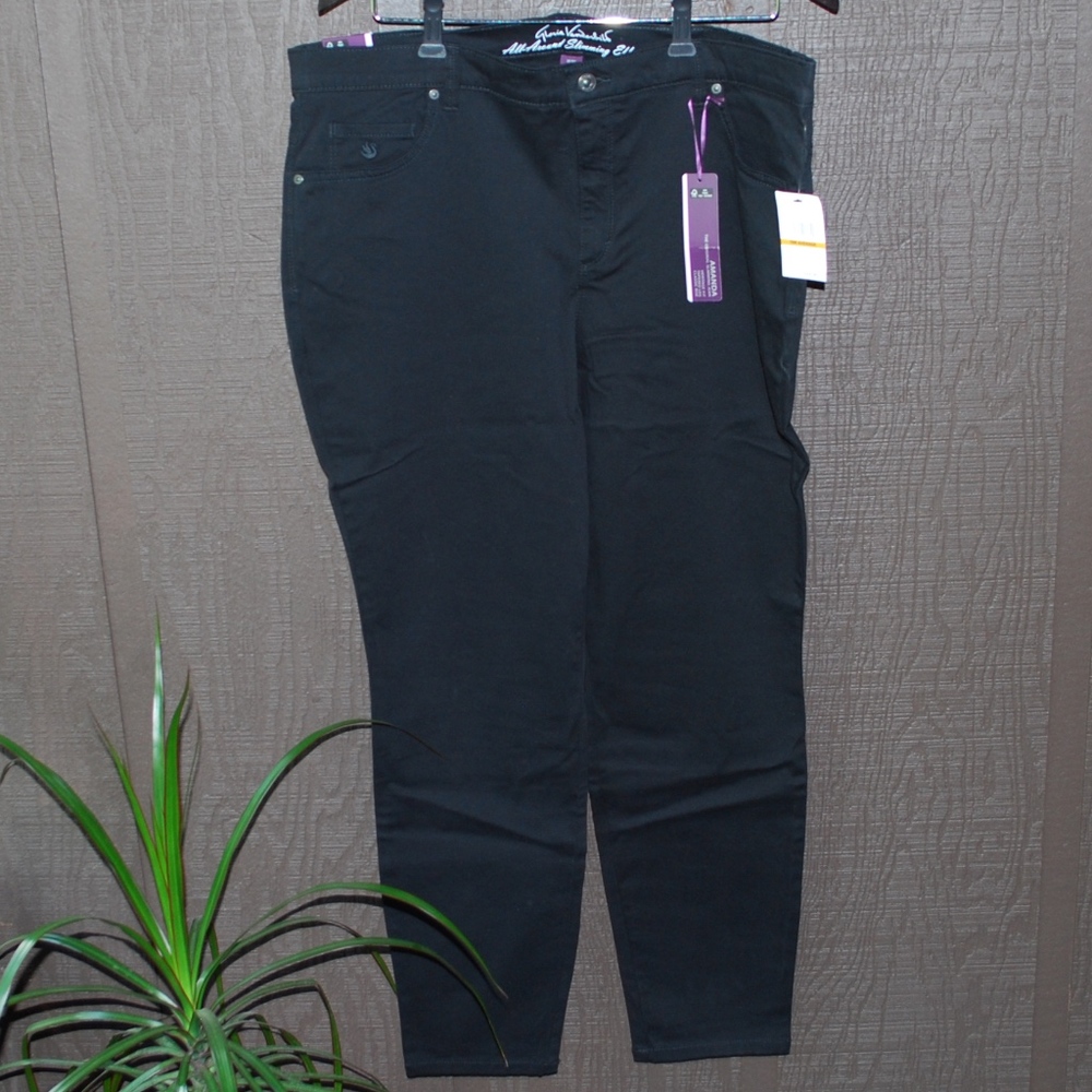 New Gloria Vanderbilt Black Skinny Jean Amanda Fit